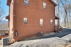 Pool, Hot Tub & Mountain Views: Cleveland Cabin