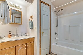 Pool, Hot Tub & Mountain Views: Cleveland Cabin