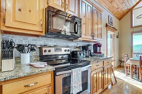 Pool, Hot Tub & Mountain Views: Cleveland Cabin