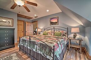 Mountain-view Cabin w/ Hot Tub, Near Lake Chatuge!