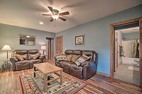 Mountain-view Cabin w/ Hot Tub, Near Lake Chatuge!