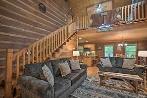 Mountain-view Cabin w/ Hot Tub, Near Lake Chatuge!