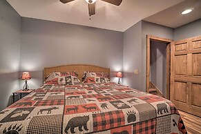 Mountain-view Cabin w/ Hot Tub, Near Lake Chatuge!