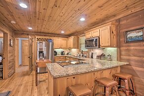 Mountain-view Cabin w/ Hot Tub, Near Lake Chatuge!