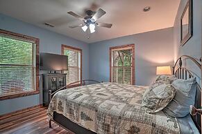 Mountain-view Cabin w/ Hot Tub, Near Lake Chatuge!