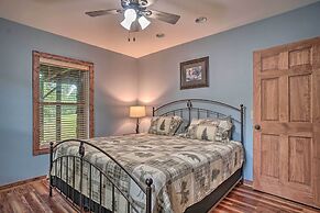 Mountain-view Cabin w/ Hot Tub, Near Lake Chatuge!