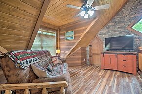 Mountain-view Cabin w/ Hot Tub, Near Lake Chatuge!