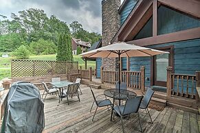 Mountain-view Cabin w/ Hot Tub, Near Lake Chatuge!