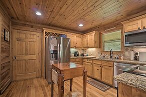 Mountain-view Cabin w/ Hot Tub, Near Lake Chatuge!