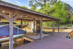 Chic Lake Sinclair Retreat With Dock & Hot Tub!