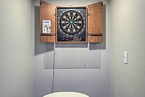 Chic Lake Sinclair Retreat With Dock & Hot Tub!