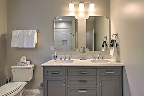 Chic Lake Sinclair Retreat With Dock & Hot Tub!