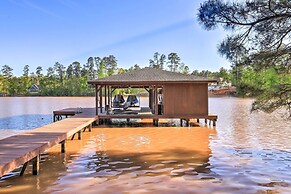 Chic Lake Sinclair Retreat With Dock & Hot Tub!