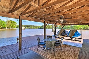 Chic Lake Sinclair Retreat With Dock & Hot Tub!