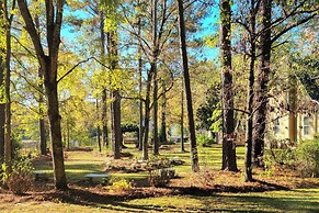 Lakefront Macon Home w/ Pool, Dock & Fishing!