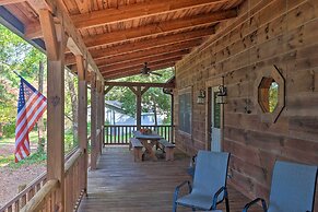 Peaceful Tignall Cabin on Strom Thurmond Lake!
