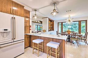 Mid-century Dream Home < Half-mile to Beach!