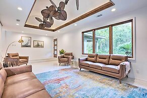 Mid-century Dream Home < Half-mile to Beach!