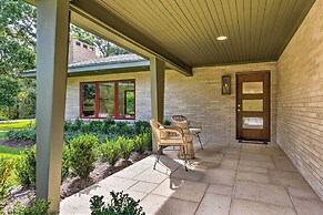 Mid-century Dream Home < Half-mile to Beach!