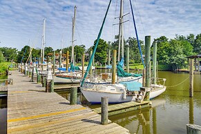 Mid-century Dream Home < Half-mile to Beach!