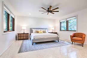 Mid-century Dream Home < Half-mile to Beach!