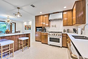 Mid-century Dream Home < Half-mile to Beach!