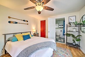 Portland Floating Home Getaway w/ Sauna!