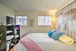 Portland Floating Home Getaway w/ Sauna!