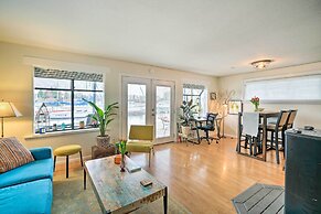 Portland Floating Home Getaway w/ Sauna!