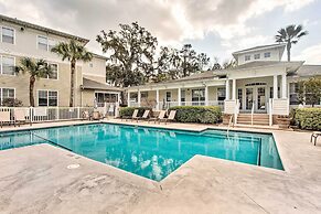 Bright St Simons Island Condo w/ Shared Pool!