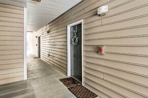 Bright St Simons Island Condo w/ Shared Pool!