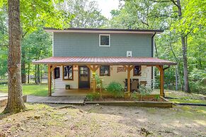 Charming Lake Sinclair Cabin: Fire Pit, Dock
