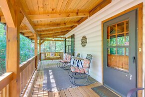 Charming Lake Sinclair Cabin: Fire Pit, Dock