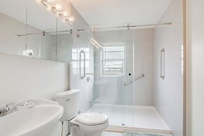 Memphis Vacation Rental - 1/2 Mi to Graceland