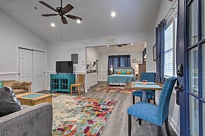Downtown Ocean Springs Retreat: 1 Mi to Beach!