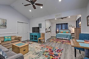 Downtown Ocean Springs Retreat: 1 Mi to Beach!