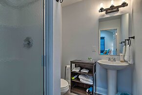 Downtown Ocean Springs Retreat: 1 Mi to Beach!