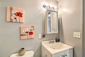 Beautiful Home With Mountain-view Deck + Smart TV