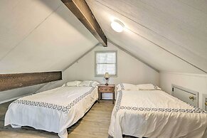 Beautiful Home With Mountain-view Deck + Smart TV