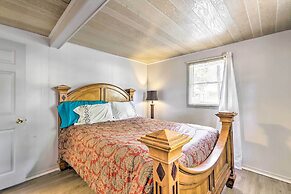 Beautiful Home With Mountain-view Deck + Smart TV