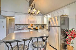 Beautiful Home With Mountain-view Deck + Smart TV