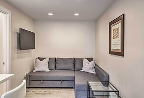 Sleek Modern Home w/ Patio, 8 Mi to Dtwn Seattle!