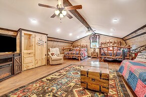 North Georgia Mtn Escape w/ Hot Tub & Games!