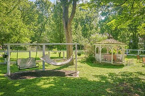Nashville Getaway w/ Gazebo, 11 Mi to Downtown!