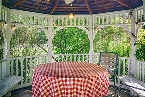 Nashville Getaway w/ Gazebo, 11 Mi to Downtown!