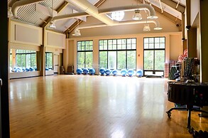 Luxe Big Canoe Resort Home w/ 3 Decks & Mtn Views!