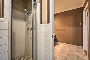 Spacious Memphis Home - Walk to Graceland