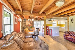 Charming Cottage w/ Deck in Blue Ridge!