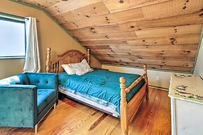 Charming Cottage w/ Deck in Blue Ridge!