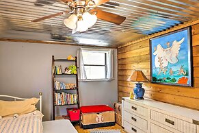 Charming Cottage w/ Deck in Blue Ridge!